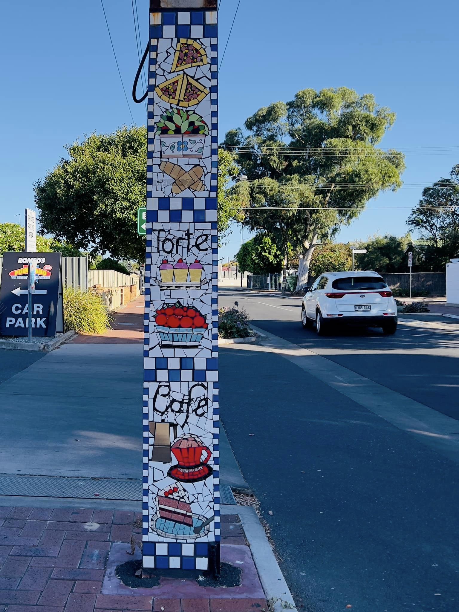 Stobie Pole Art by Photographer Andrew Jones (@adelaide.street.art.2022)