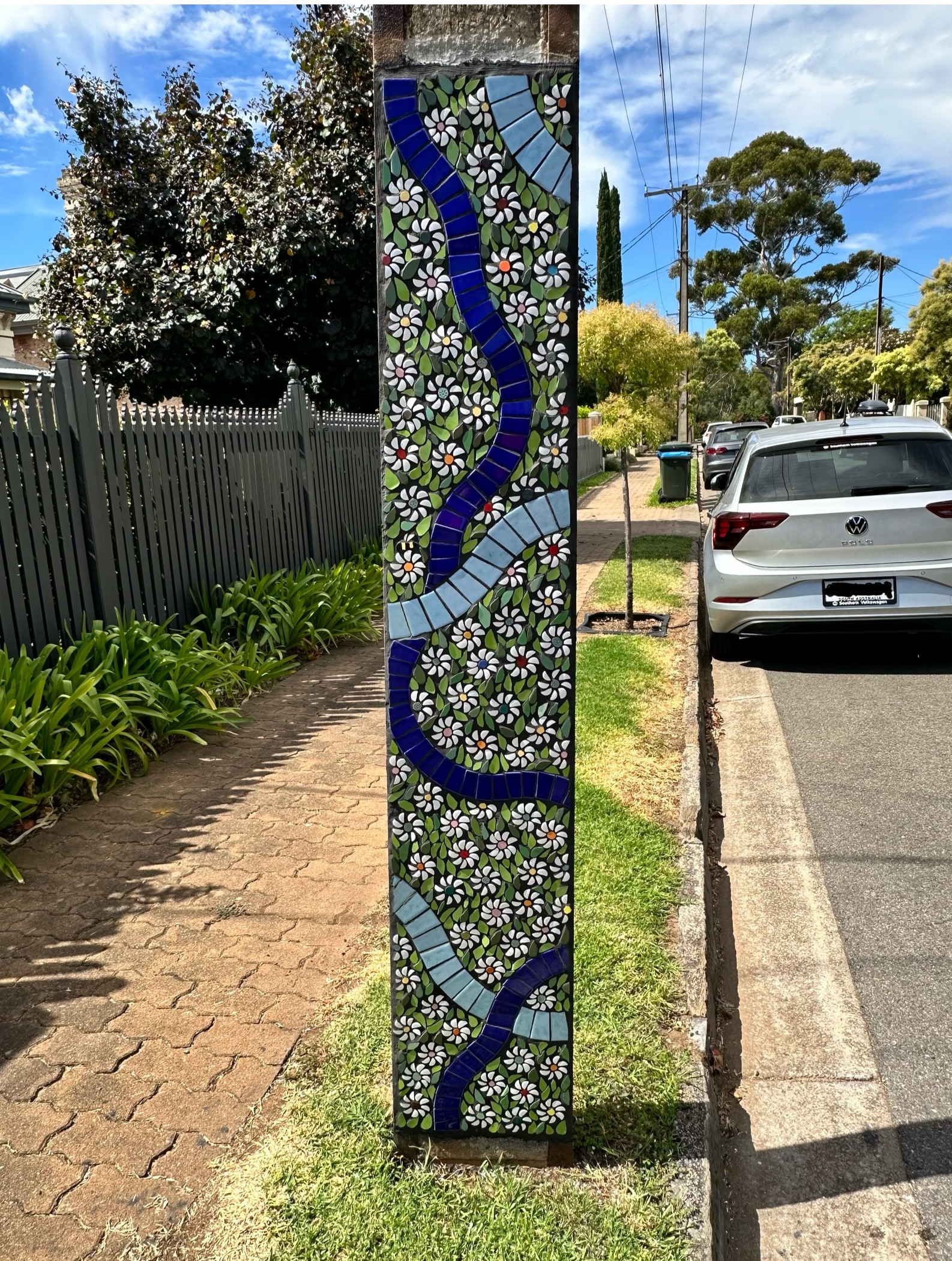 Stobie Pole art photo by Travis Cox (@mosaictrav)
